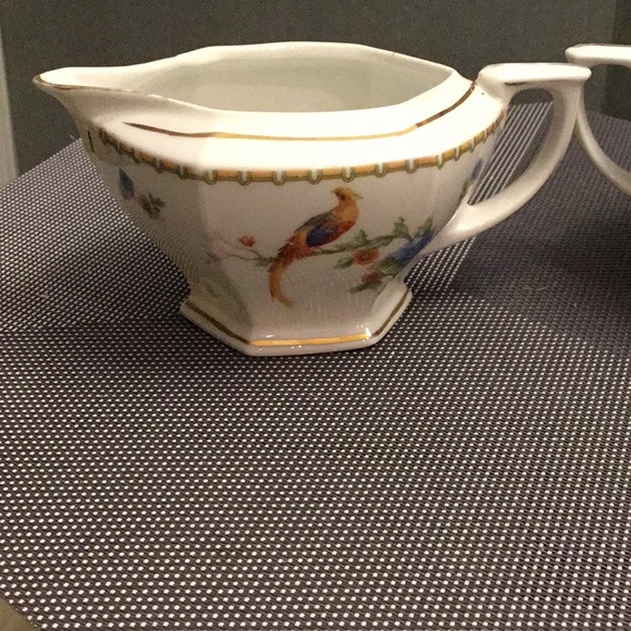 Sugar and Creamer set - Picture 3 of 6